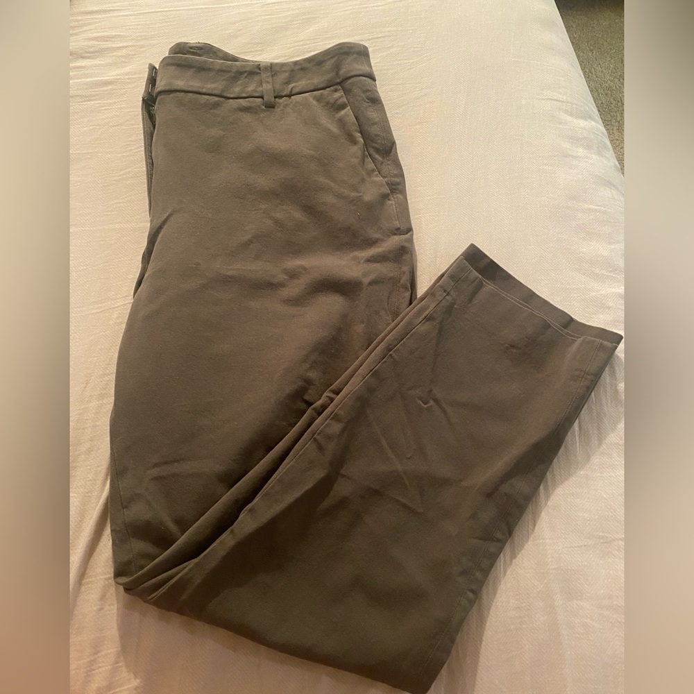 Chico’s size 16R green mid rise pants